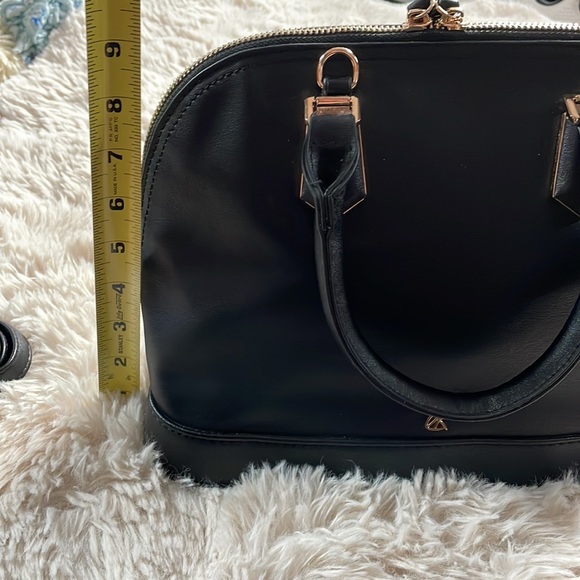 Excellent condition Kate & Alex Cuffaro purse - Picture 10 of 11